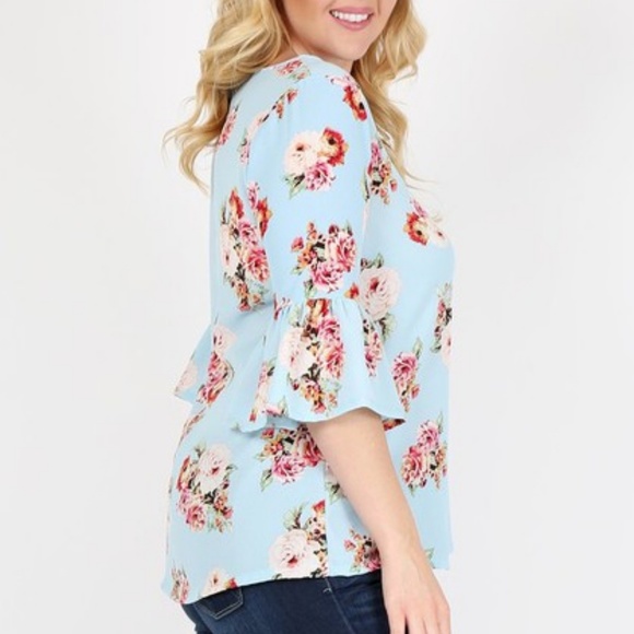 PLUS SIZE FLORAL RUFFLED SLEEVE TOP - Picture 2 of 4